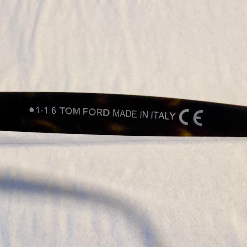 TOM FORD Vintage Tortoiseshell Sunglasses - Picture 5 of 12
